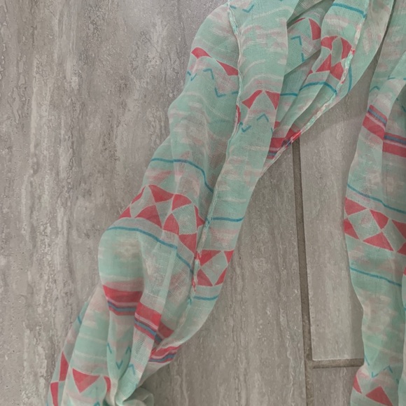 Aztec Pattern Scarf ✨ - Picture 2 of 2